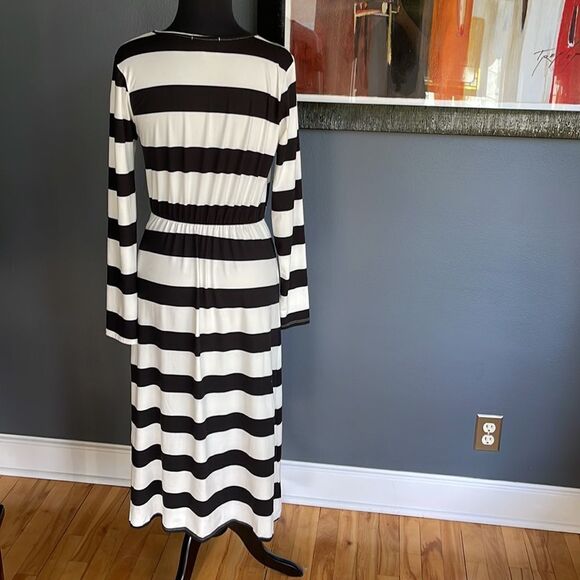 Betsey’s Boutique Shop black/white stripe elastic waist long sleeve T-shirt midi - Picture 4 of 5